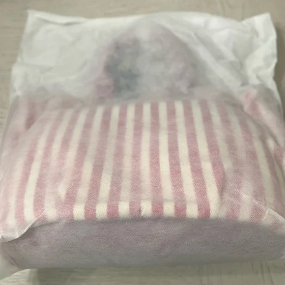 Moda Luxe Red & Cream Striped Canvas Zip Tote Travel Beach Overnight Bag Purse - Picture 7 of 7